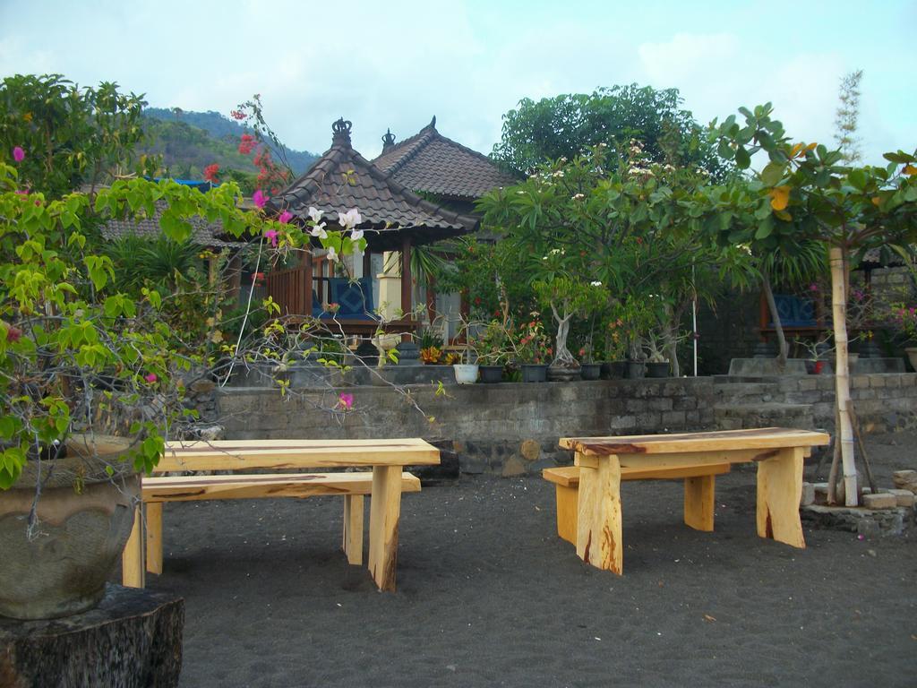 Putra'Lebah Amed Guest House Habitación foto